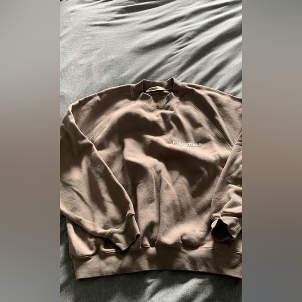 Size medium essentials crew - Picture 3 of 3